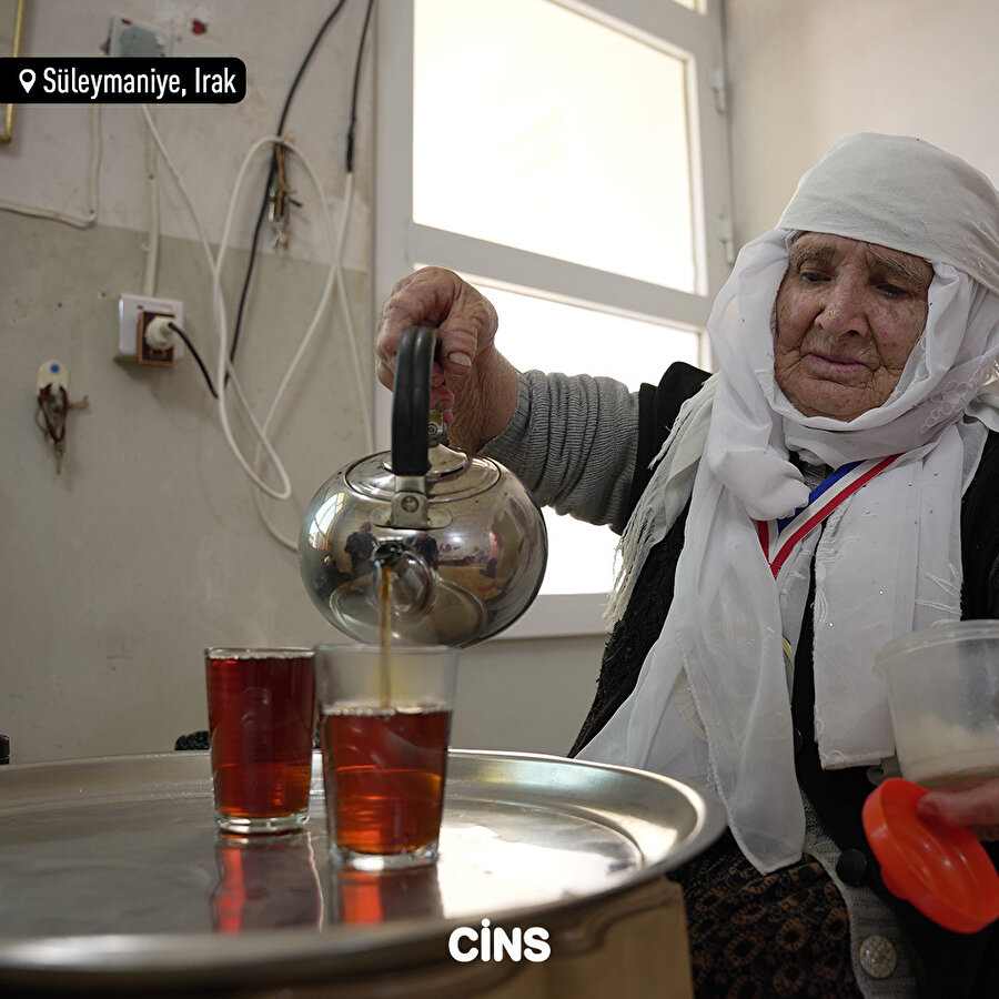 Iraklı Hurşid Nine engelli maaşını depremzedelere bağışladı