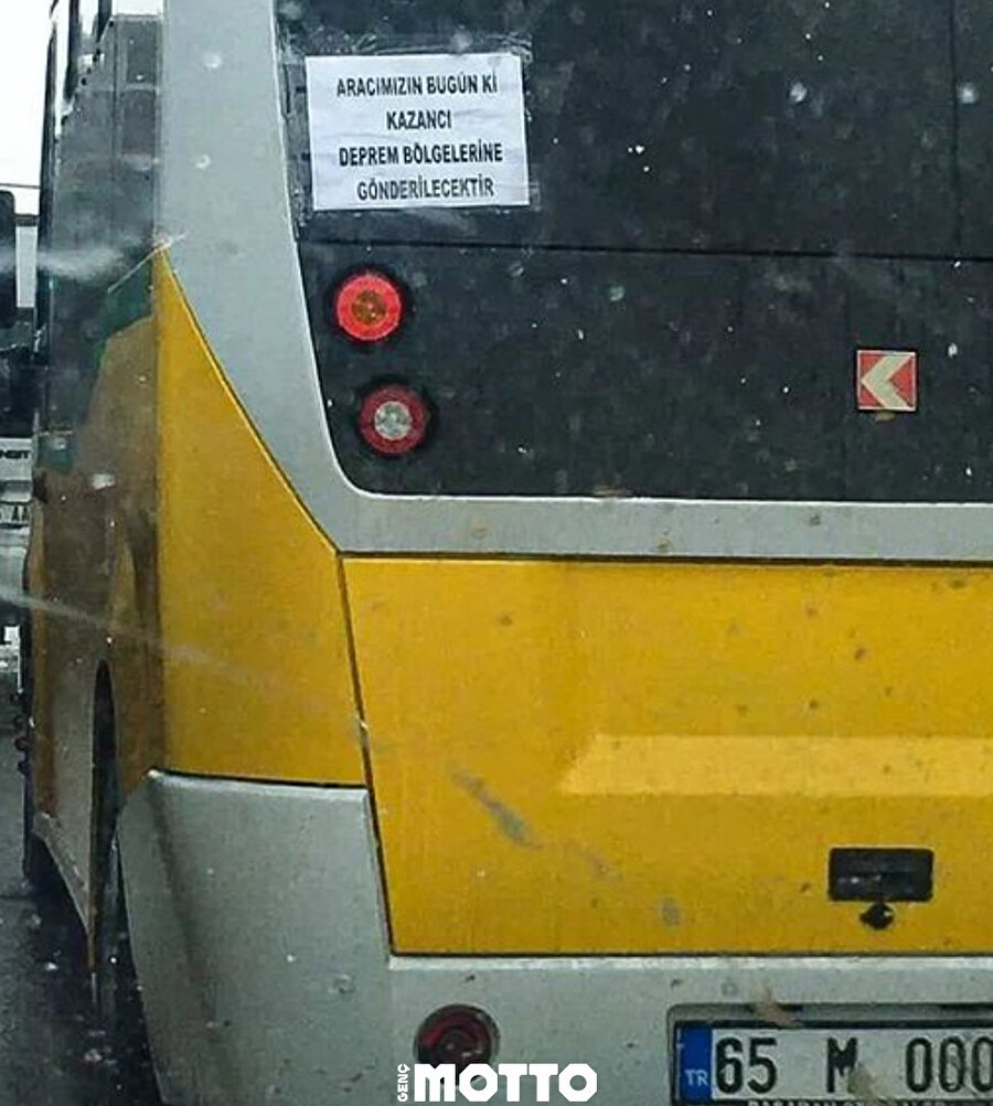 Van'da şoförler depremzedeler için çalıştı