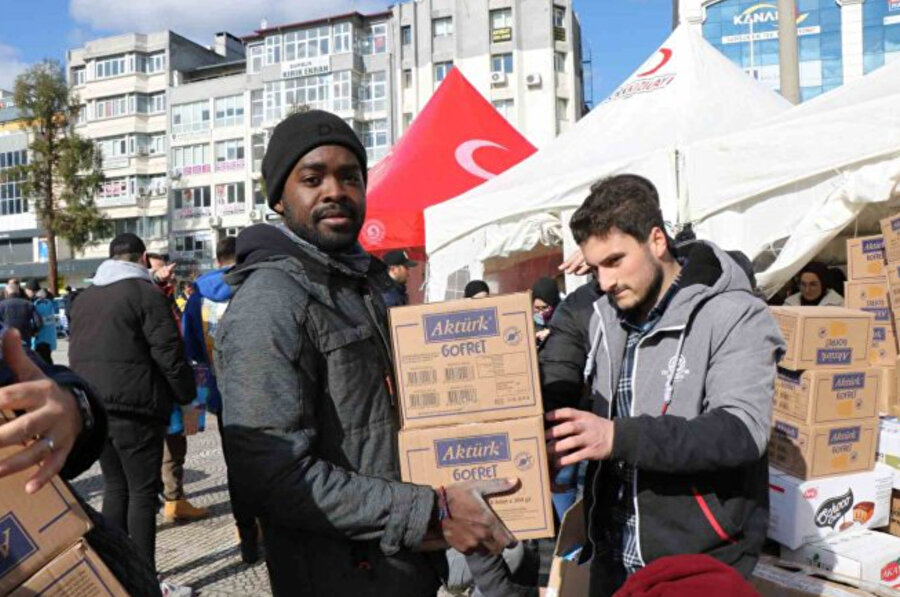 Afrika’dan Samsun’a okumaya gelen Delaney Pintu depremzedeler için seferber olan uluslararası öğrencilerden sadece biridir.