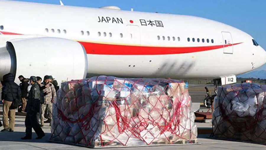 Japonya, 15,4 ton malzeme ve tıbbi ekipmanı Türkiye'ye ulaştırdı 