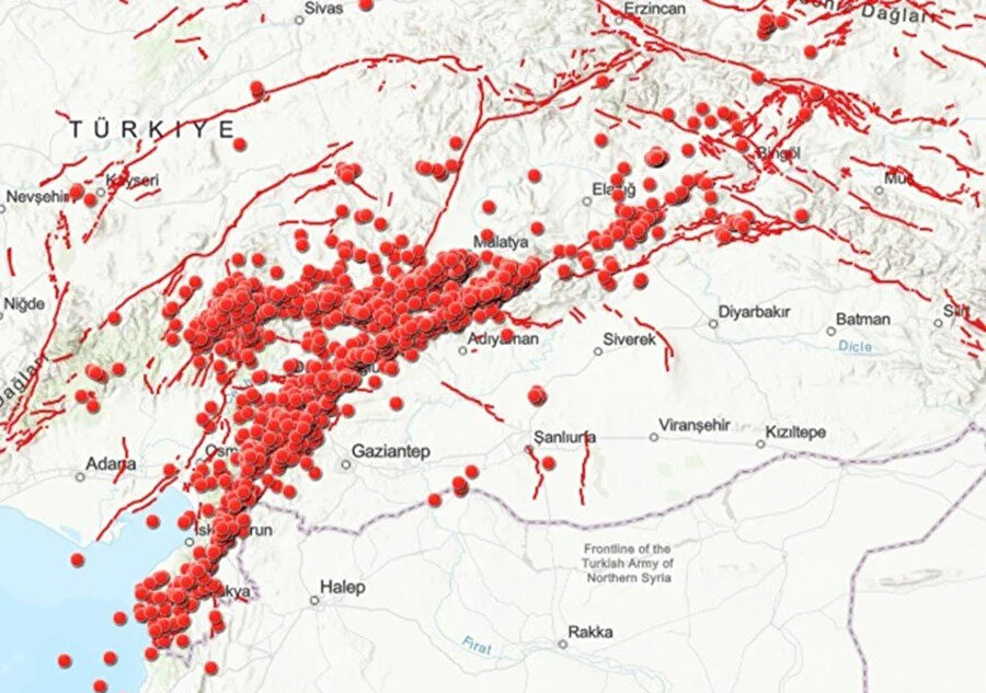 Doğu Anadolu Fay Hattı üzerinde deprem esnasında gelişen yüzey kırığı yolu 3 metre kadar sol yöne doğru ötelemiştir. 