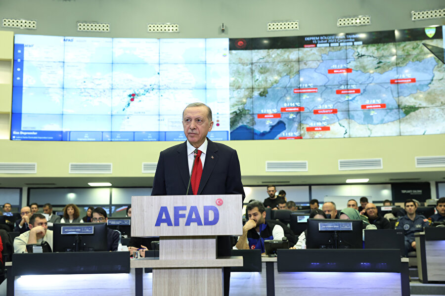 Cumhurbaşkanı Recep Tayyip Erdoğan, Kabine Toplantısı sonrasında AFAD Merkez Binası'nda