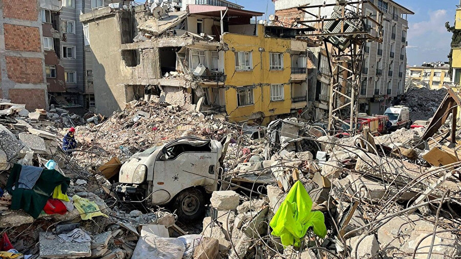 Diyarbakır'da depremde yıkılan binalar