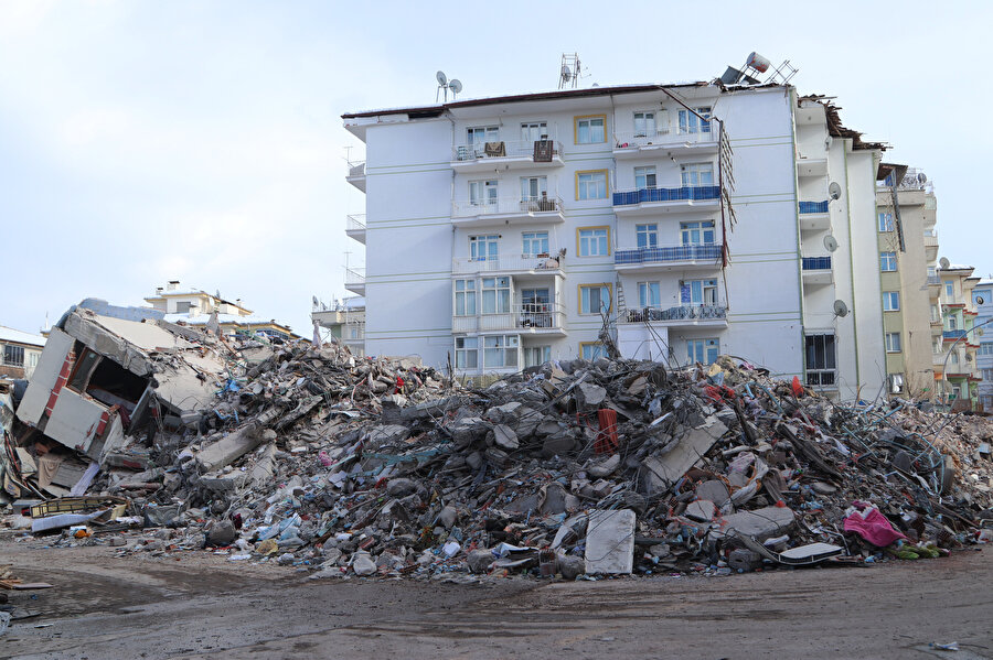 Depremde yıkılan binalardan deliller nasıl toplanacak?