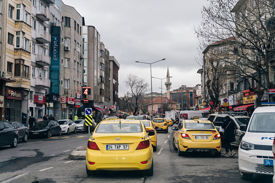 Post-fordist dönemin ürün çeşitlenmesinin elverdiği ölçüde arabayı öznel bir şey olarak düşünürüz.