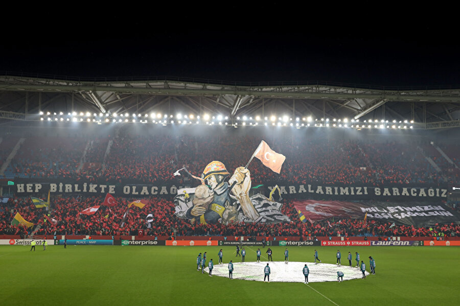 Trabzonspor taraftarının koreografisi