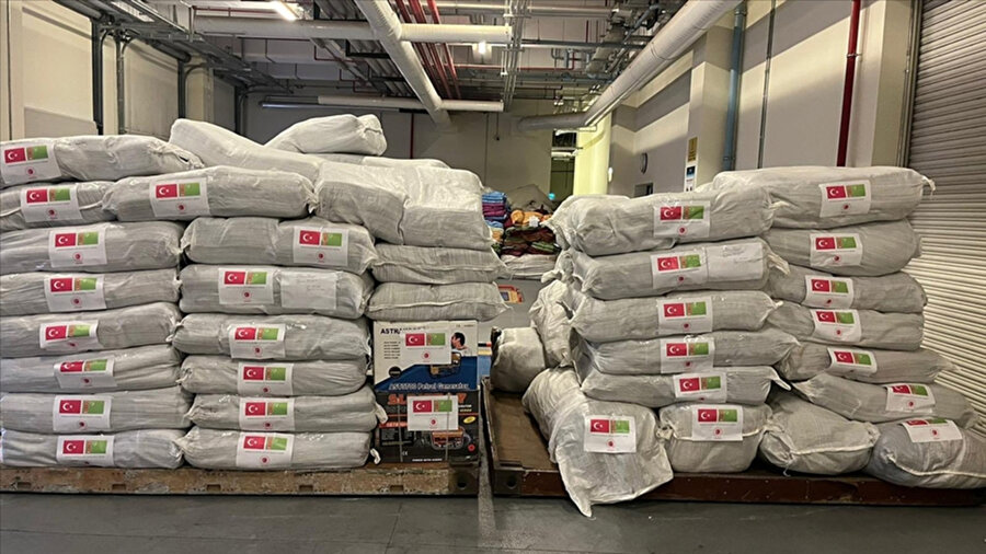 Aşkabat Büyükelçiliğince toplanan deprem yardımları