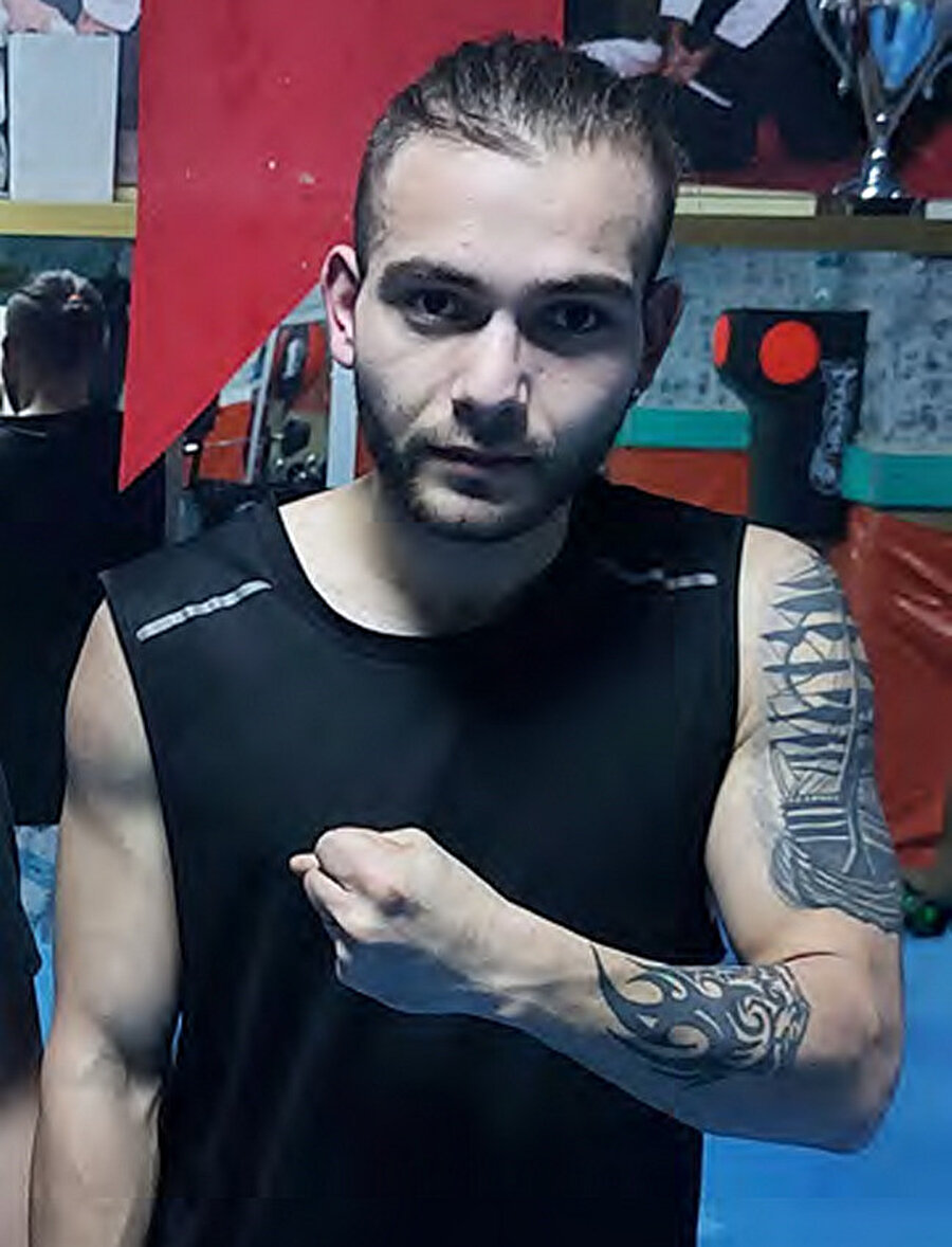Kickboks Antrenörü Özgür Kaya.