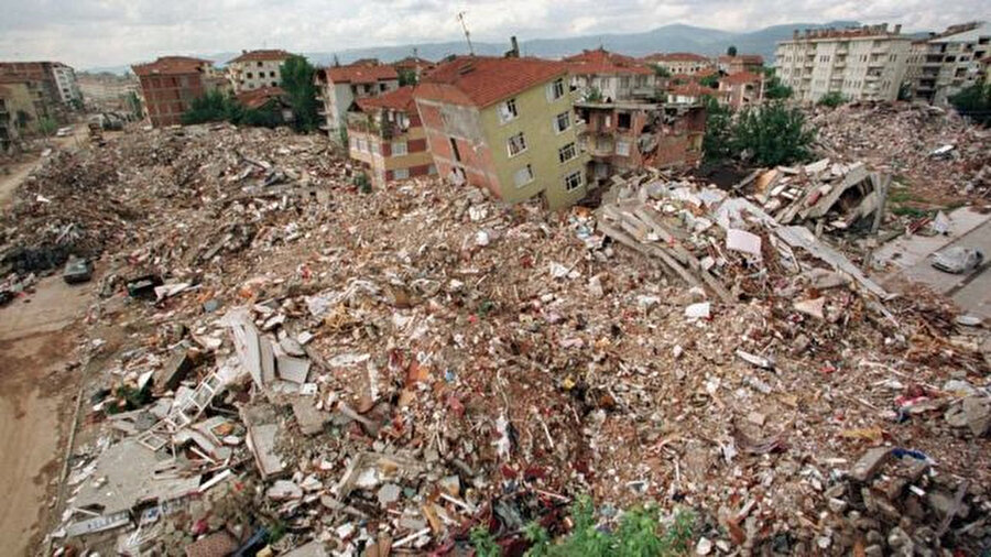 Marmara Depremi, 1999, Gölcük.