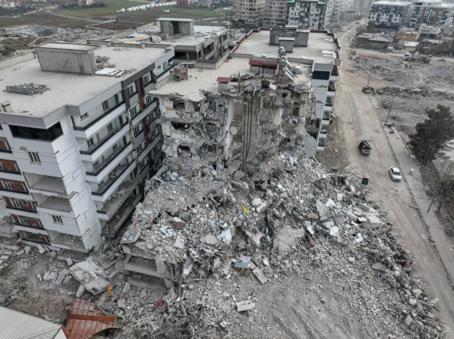 Nurdağı'nda depremin acı izleri