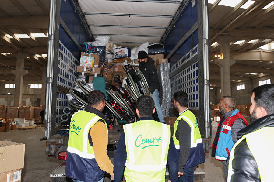 Fransa'da gurbetçilerin topladığı yardımlar