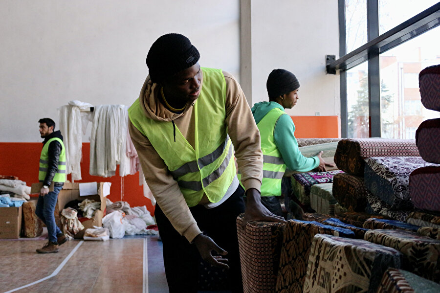 Malili öğrenci üniversite arkadaşını depremde kaybetti: Konya'da yardımlara koştu
