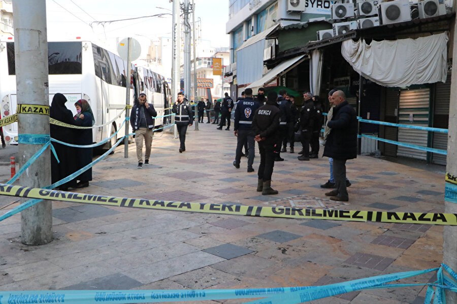 Şanlıurfa'da kolon ve kirişleri kesilen 50 yıllık pasaj mühürlendi