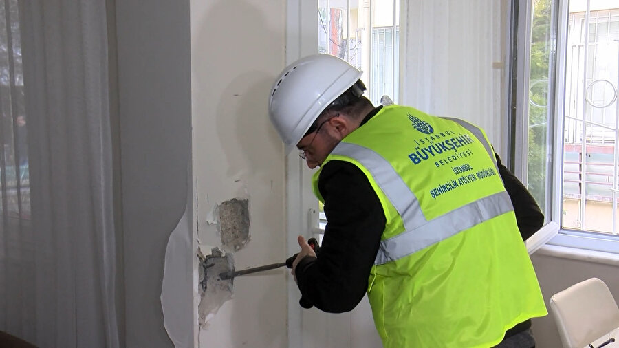 Binalara hızlı tarama testi yapılırken