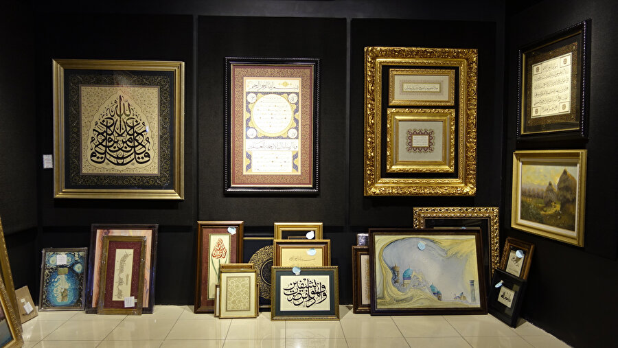 Aydın, ilk defa 220 sanatçının bir hayır kervanında buluştuğunu ve 260 eserin satıldığını aktardı.