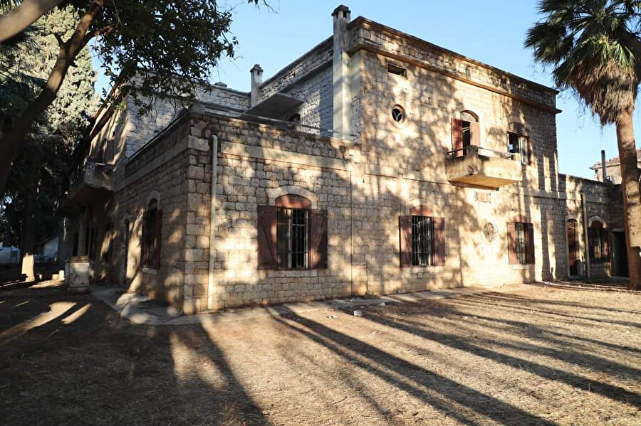 Kibar Feyzo’nun çekildiği Hatay'daki tarihi konak da depremde hasar aldı