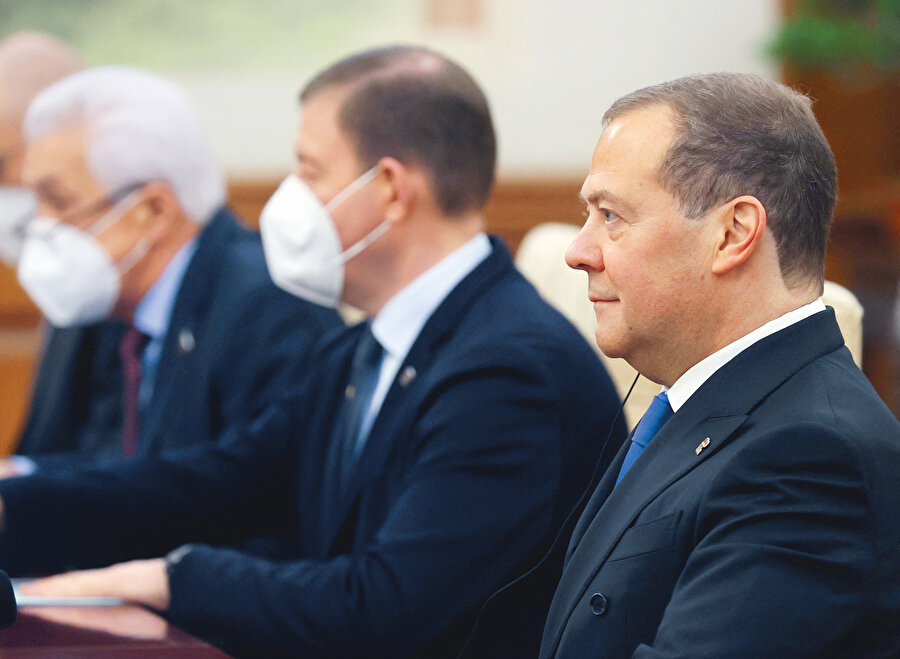 Rus siyasetçi Dmitry Medvedev.