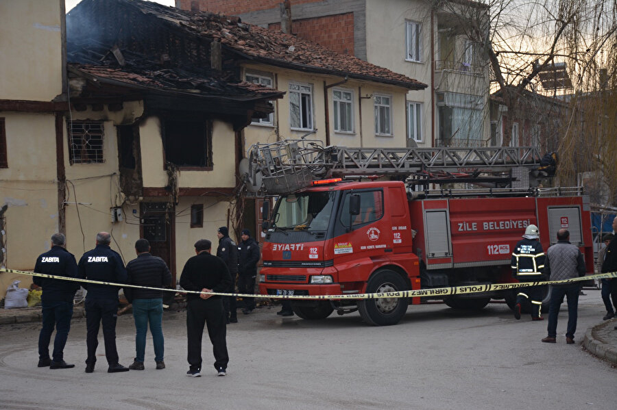 Tokat'ta iki katlı evde yangın: Üç ölü