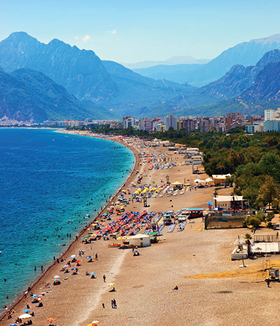 2023'te hedeflenen turizm geliri: 56 milyar dolar.
