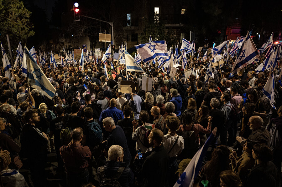 Netanyahu hükümetinin yargı düzenlemesi Batı Kudüs'te protesto edildi