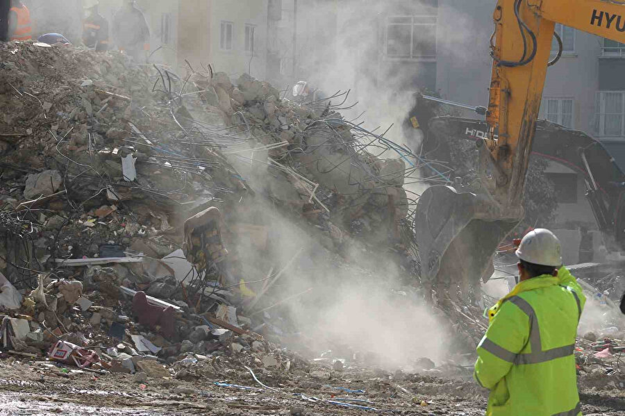 Adana'da 70 kişinin öldüğü binanın müteahhidinden itiraf: Dere yatağı olduğunu biliyordum