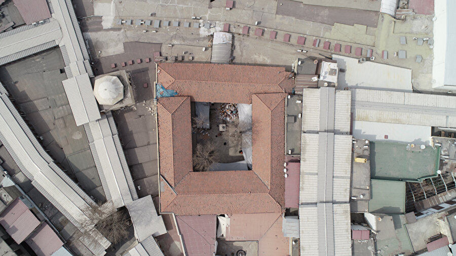 Kahramanmaraş’ın 500 yıllık tarihi çarşısı depremde ayakta kaldı