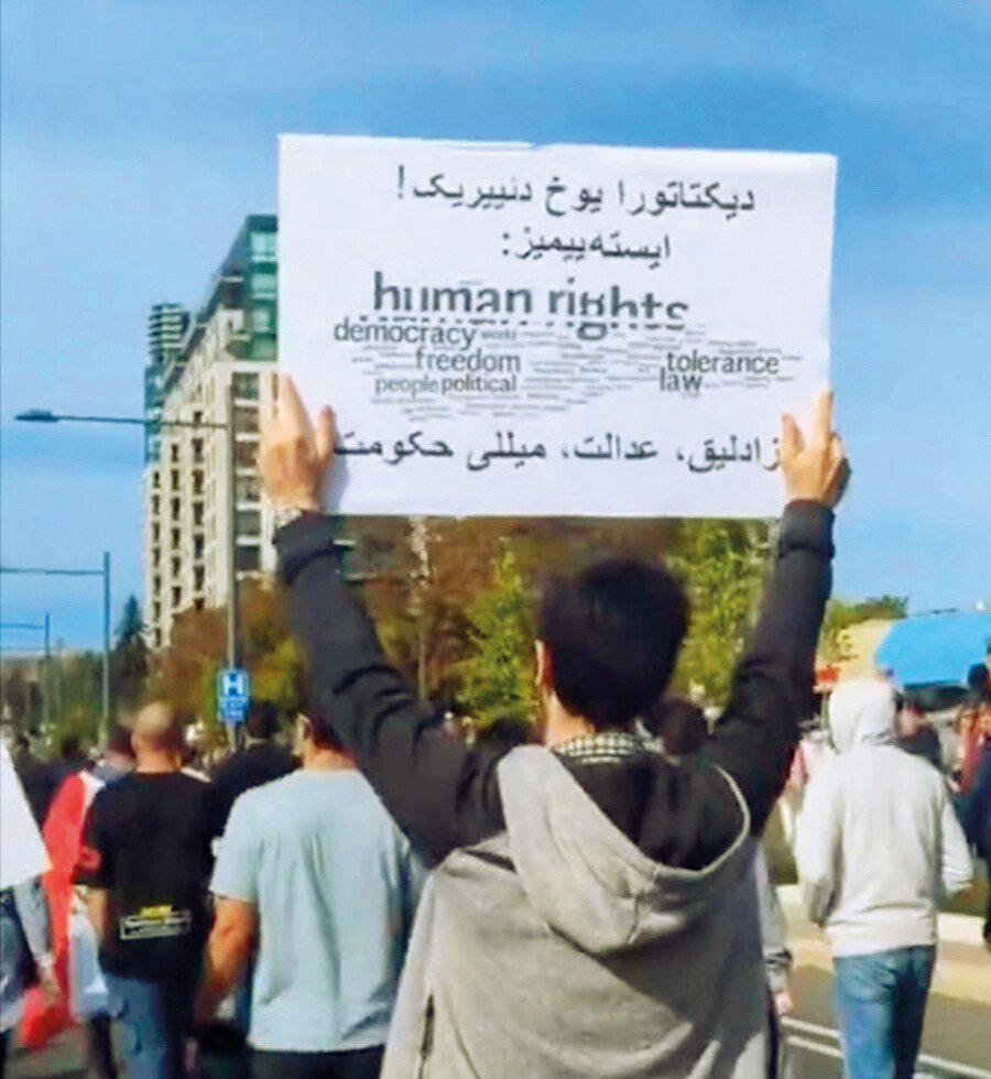 İran Türklerinin yürüyüşü.