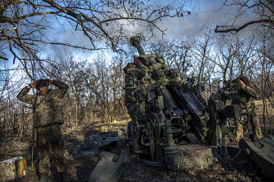 Donbass'da askeri hareketlilik sürüyor
