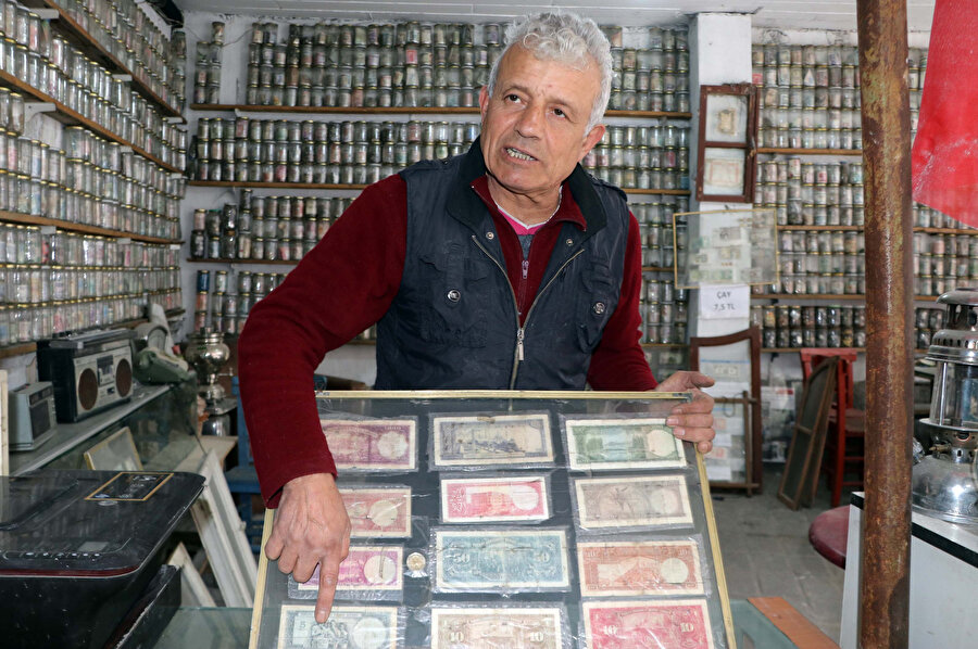 Müzesinin en kıymetli paralarını depremzedeler için satışa çıkardı