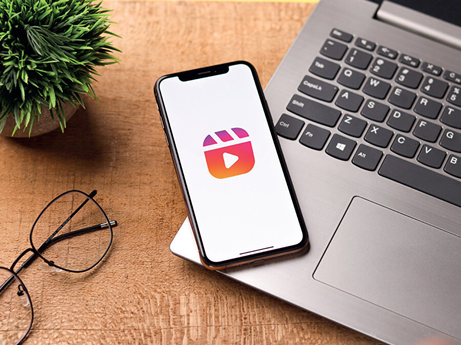 Bizim geniş kitlelere ürünümüzü veya hizmetimizi tanıtacağımız bu mecrayı en etkin şekilde kullanmamız gerekiyor.