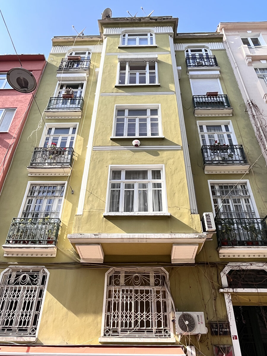 Cihangir, Havyar Sokak No: 19. 