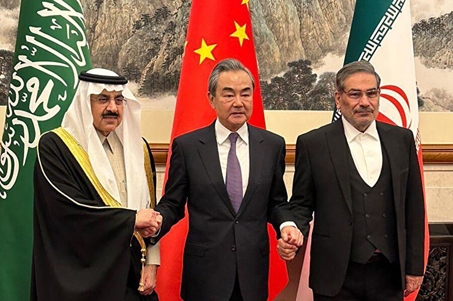 Cuma günü açıklanan anlaşmaya aracılık eden Çin, son yıllarda hem İran hem de Suudi Arabistan ile daha yakın ekonomik ilişkiler kurdu.