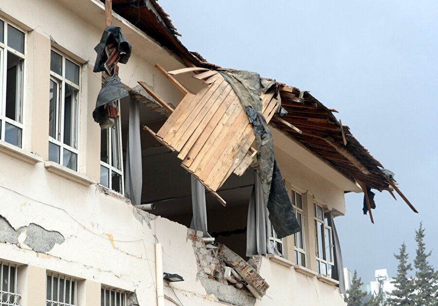 110 yıllık Antakya Lisesi, depreme dayanamadı