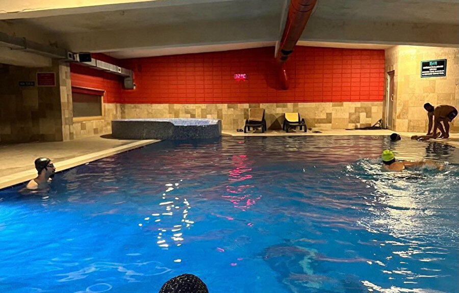 Galeria Sitesi'ndeki havuz