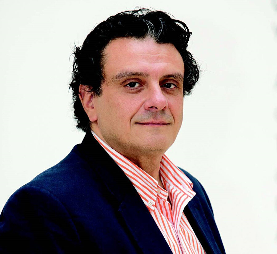 Dimitrios Triantaphyllou.