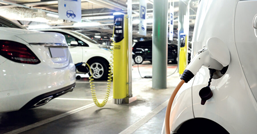 2030 yılına kadar, otomotiv pazarının yaklaşık %53'ünü elektrikli araçlar üstlenecek.
