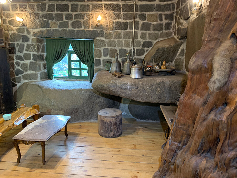 Hayallerdeki çalışma alanı: Doğal kayalı ofis tasarladı