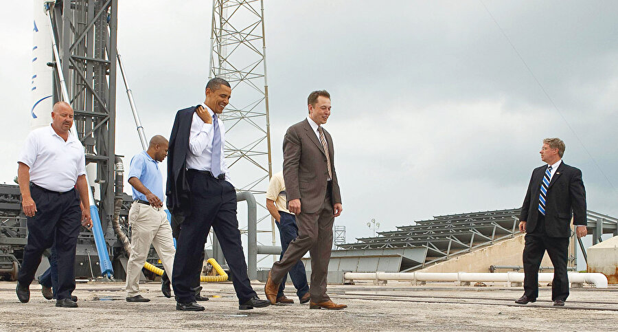 Elon Musk ve Barack Obama.