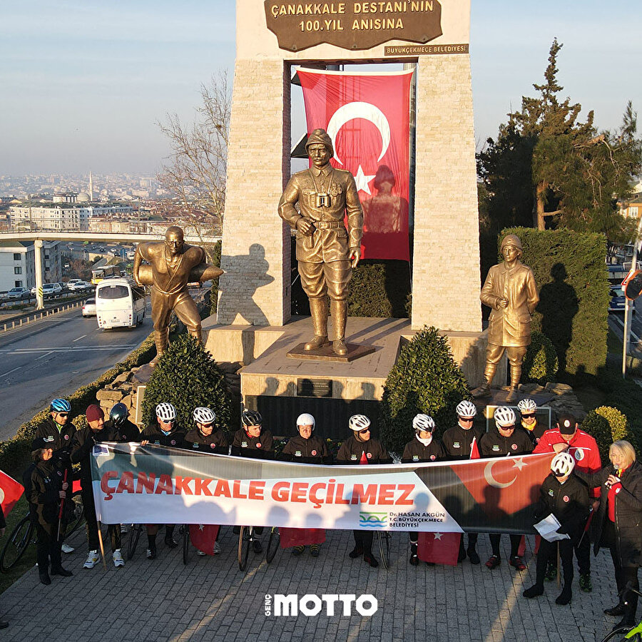 Çanakkale'ye doğru yola çıkan 100 bisikletli