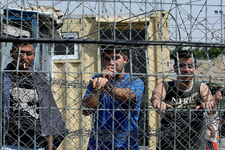 İsrail hapishanelerindeki Filistinli mahkumlar, cezai uygulamalar ve keyfi tedbirlerin durması sebebiyle Ramazan ayında başlatacakları açlık grevini askıya aldı.