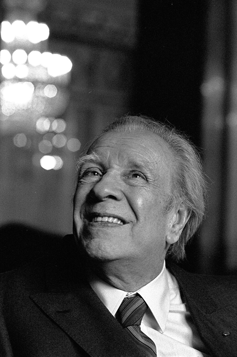 Borges, 24 Ağustos 1899 tarihinde Buenos Aires'te dünyaya geldi.