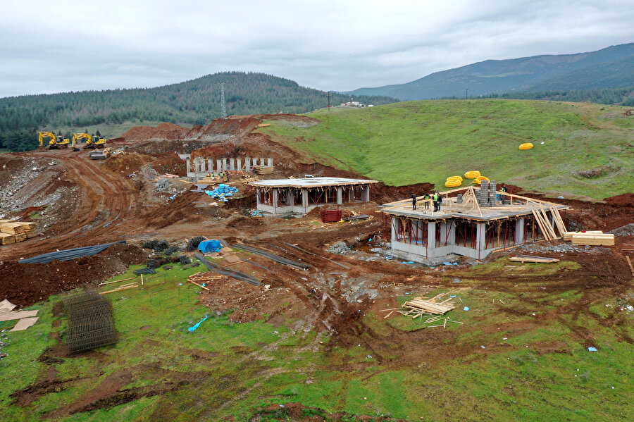 Köy tipi afet evlerinin inşası sürüyor