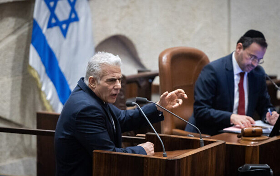 Yesh Atid lideri MK Yair Lapid, 28 Mart 2023'te Kudüs'te Knesset'te Chametz Yasası üzerine tartışırken çekilen bir kare.