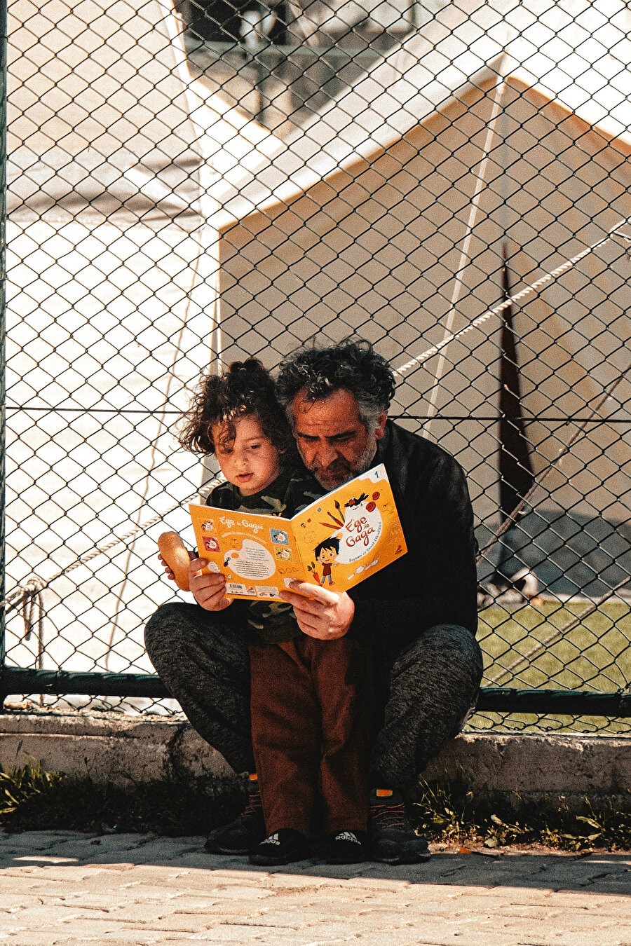 Her şeye rağmen ayakta duran babalar