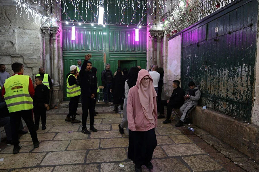 İsrail'den Mescid-i Aksa'ya baskın