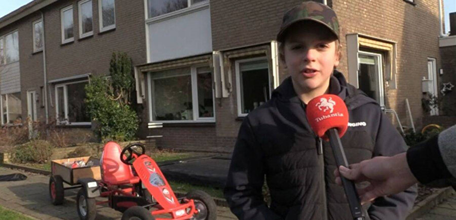 8 yaşındaki Hollandalı çocuk depremzedeler için kapı kapı dolaşıp depozitolu şişe topladı.