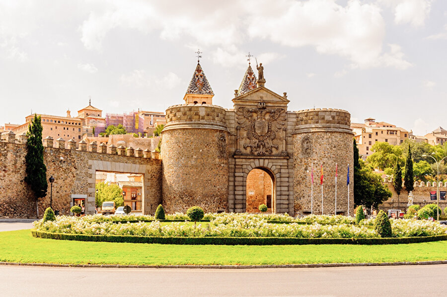 The Puerta de Bisagra.