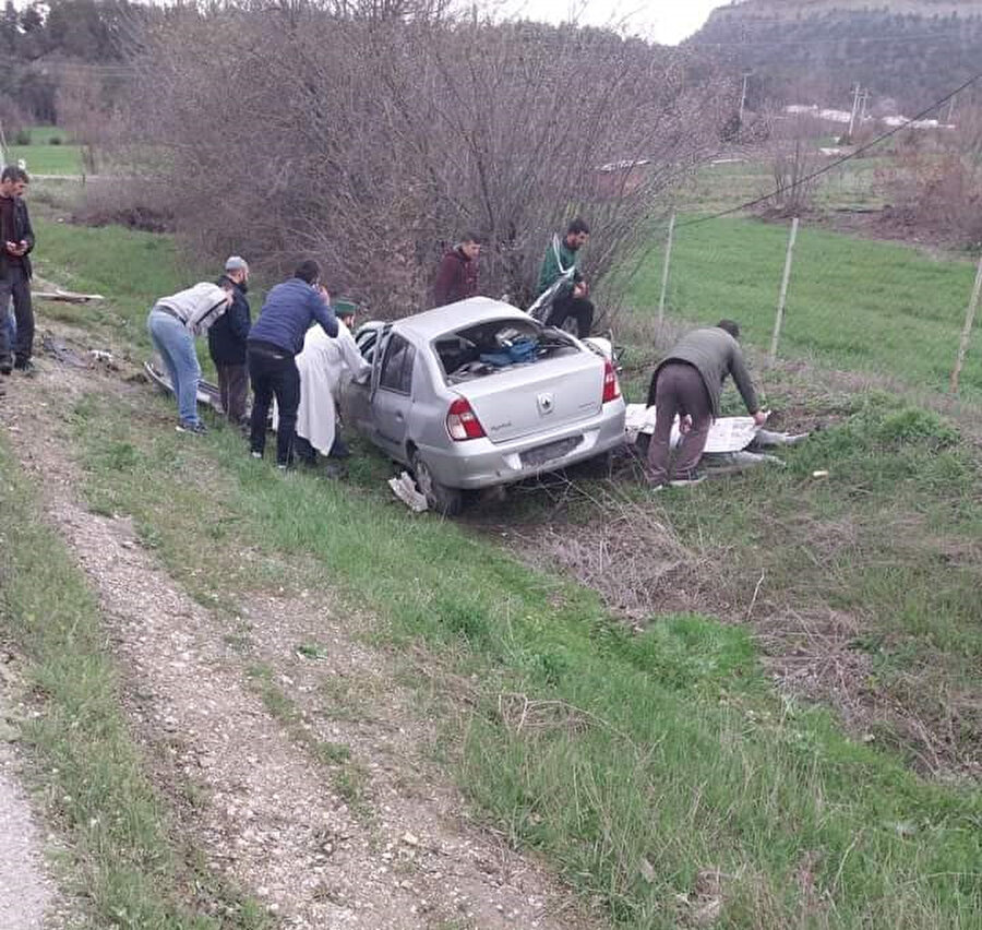 TIR ile çarpışan otomobildeki baba- oğul hayatını kaybetti