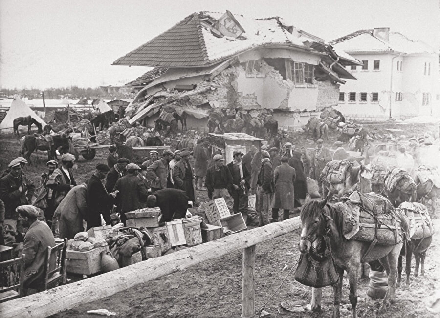 1939 Erzincan depremi.