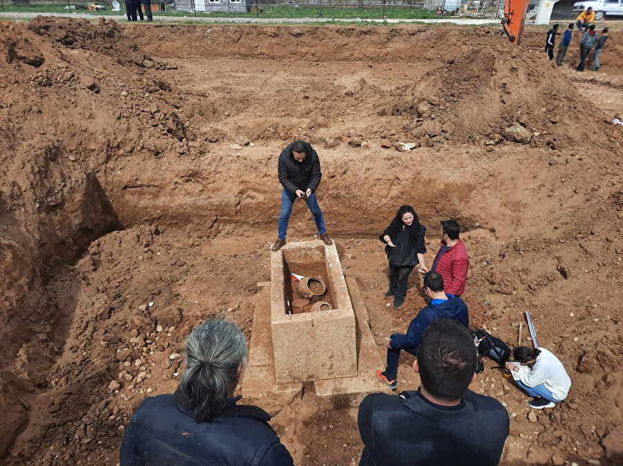 Temel kazısında bulundu: Çömleklerin içinden çıkanlar şaşkına çevirdi